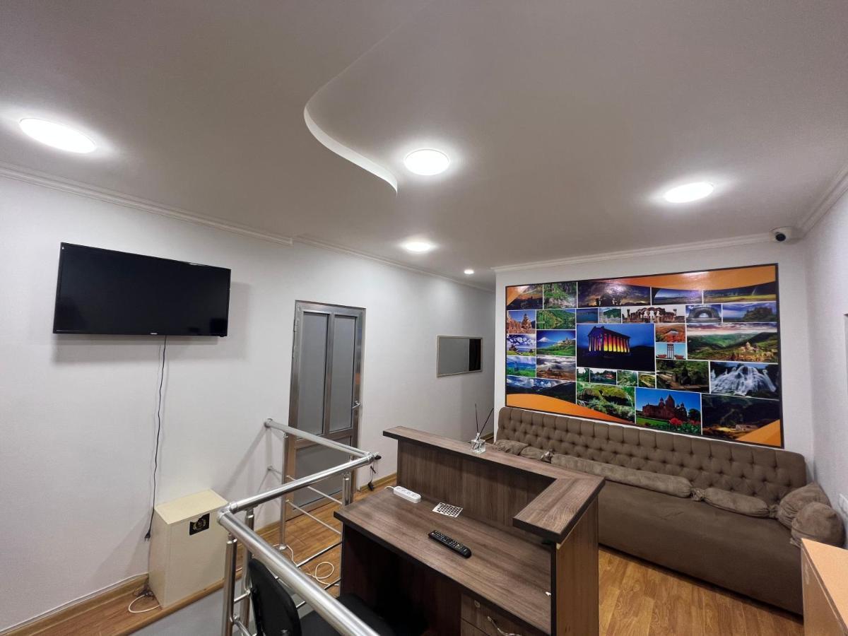 فندق يريفانفي  N1 Guest Hause المظهر الخارجي الصورة